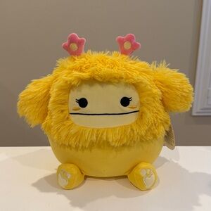 ⚡️NWT 8” Nomi the Yellow Bigfoot with Flower Headband Easter Squishmallow